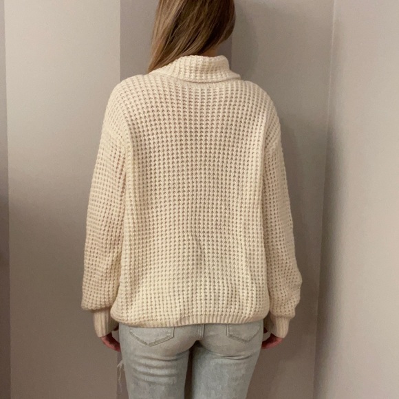 Chunky Warm Winter White Turtleneck Knit Sweater - Picture 5 of 9